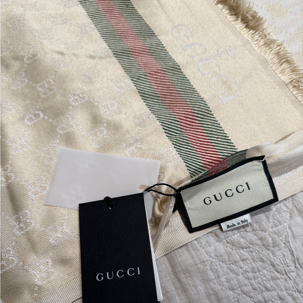 NWT GUCCI Large Scarf Logo Pattern Silk Blend 30"x 75" Vintage
